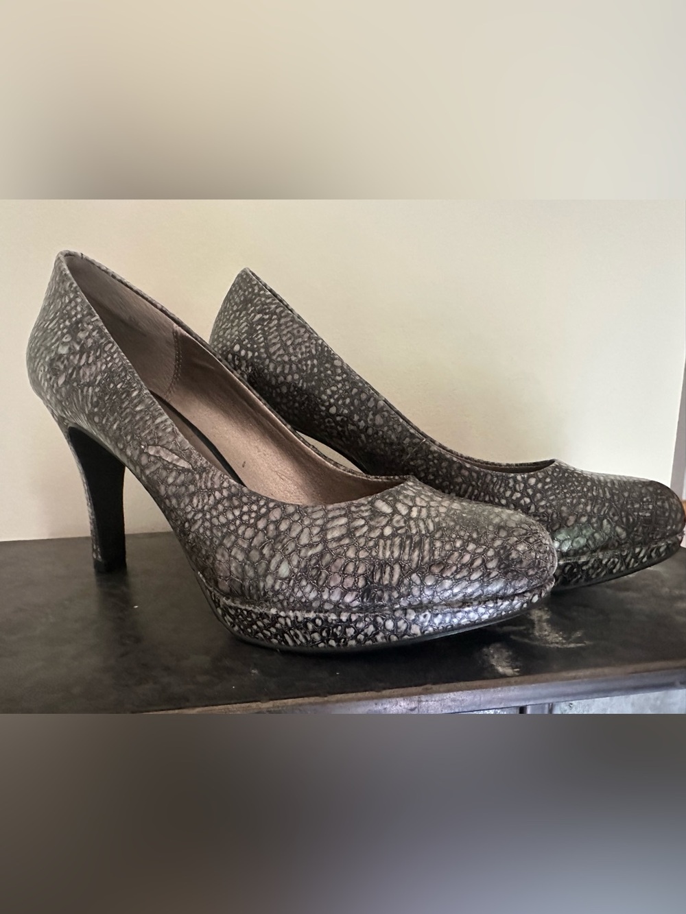 Faux Snakeskin high heel pumps 8.5